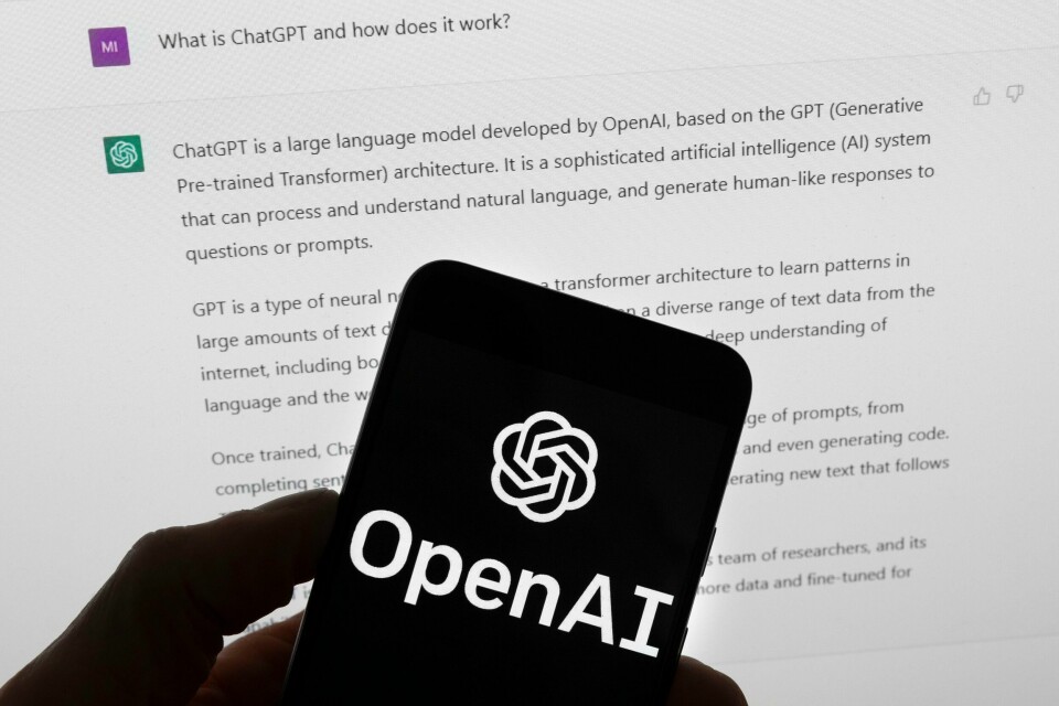 Sosiale medier og KI kan styrke demokratiet. Illustrasjonsfoto. OpenAI er et av selskapene som de siste årene har vekket oppsikt med nye avanserte KI-verktøy. Foto: Michael Dwyer / AP / NTB