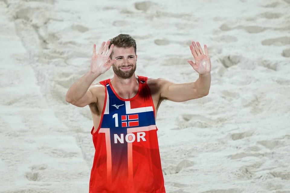 Anders Mol (bildet) og Christian Sørum fra Norge vant mot Alex Ranghieri og Adrian Carambula fra Italia i andre kamp i gruppespillet. Underveis var Mol misfornøyd med dommeren Anders Mol ser ut til å trives i den franske sanden.Foto: Fredrik Varfjell / NTB