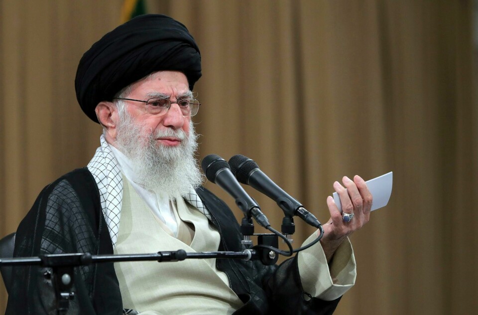 Irans øverste leder Ali Khamenei har ifølge New York Times' kilder beordret angrep mot Israel. Irans øverste leder Ali Khamenei har ifølge New York Times' kilder beordret angrep mot Israel. Foto: Khameneis kontor / AP / NTB