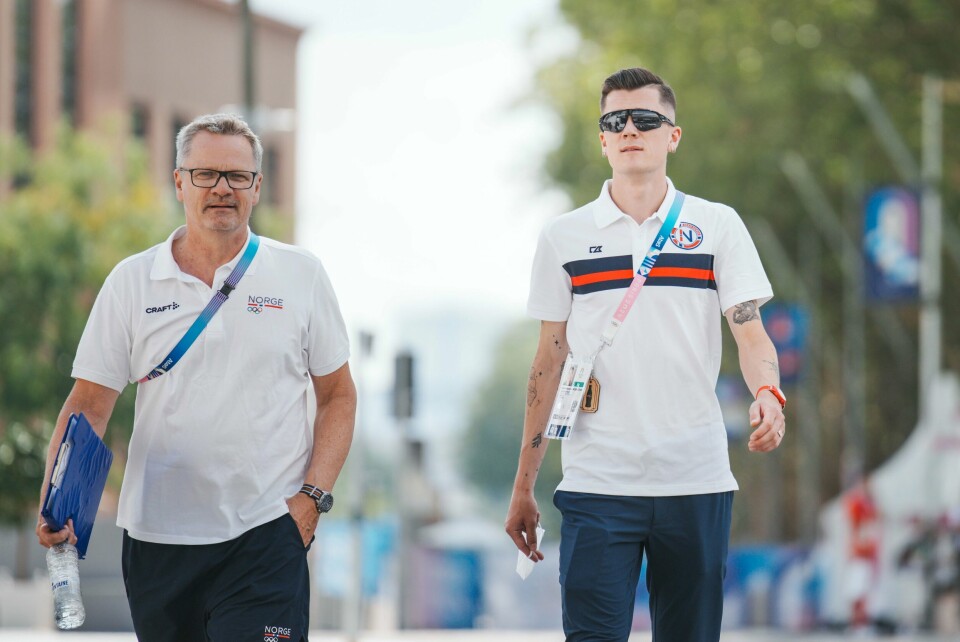 Jakob Ingebrigtsen på vei til mediemøtet for å møte pressen på torsdagens pressekonferanse Jakob Ingebrigtsen på vei til mediemøtet for å møte pressen på torsdagens pressekonferanse