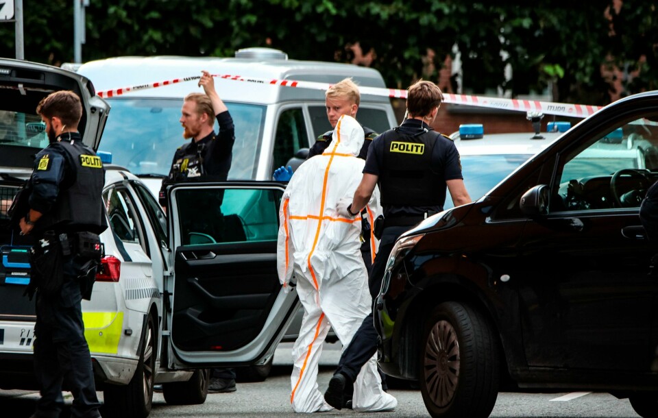 En 17 år gammel svenske er mistenkt etter skyting i København mandag. Det er tredje gangen på én uke at en svensk tenåring siktes for drapsforsøk i Danmark. En 17 år gammel svenske er mistenkt etter skyting i København mandag. Det er tredje gangen på én uke at en svensk tenåring siktes for drapsforsøk i Danmark. Foto: Steven Knap / Ritzau Scanpix / NTB