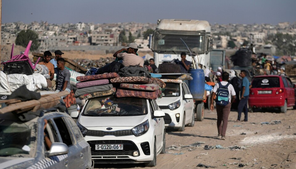 Palestinere flykter fra Khan Younis på Gaza-stripen etter advarsel fra det israelske militæret. Palestinere flykter fra Khan Younis på Gaza-stripen etter advarsel fra det israelske militæret. Foto: Abdel Kareem Hana / AP / NTB
