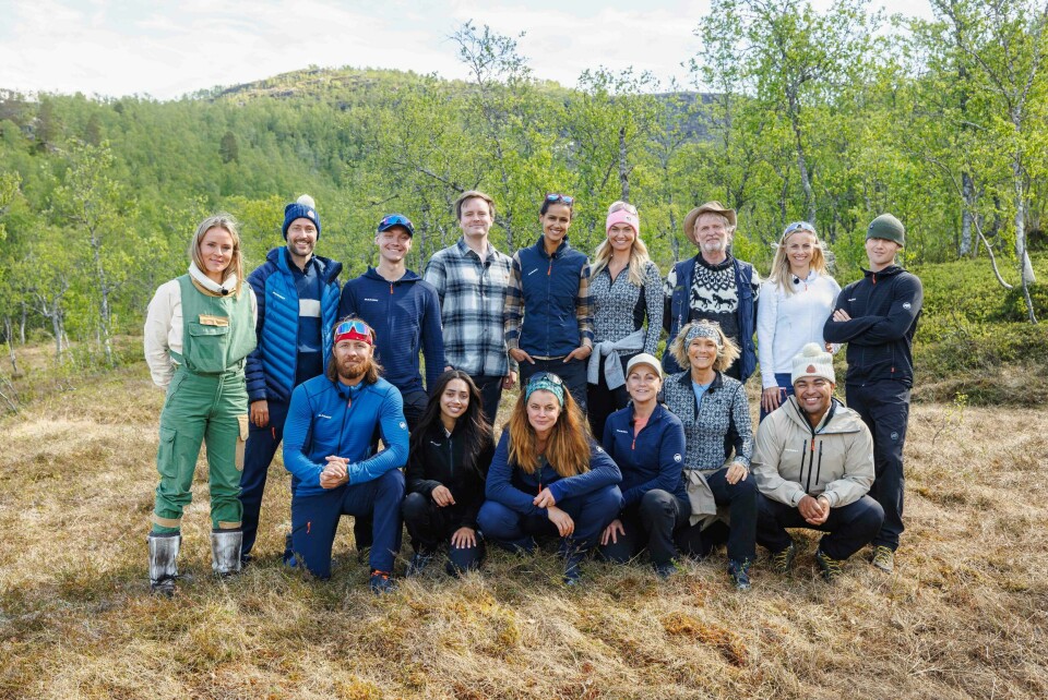 Den norske realityserien «Vokteren» ledes av Helene Olafsen (til venstre). Deltakere er Anders Hoff, Simen Velle, Robin Hofset, Desta Marie Beeder, Marna Haugen, Johannes Joner, Silje Sandmæl og Truls Torp. Foran fra venstre: Fritz Aanes, Anny Isabella Øvrehus, Charlotte Frogner, Hilde Lyrån, Trude Vasstrand og Sebastian Solberg. .