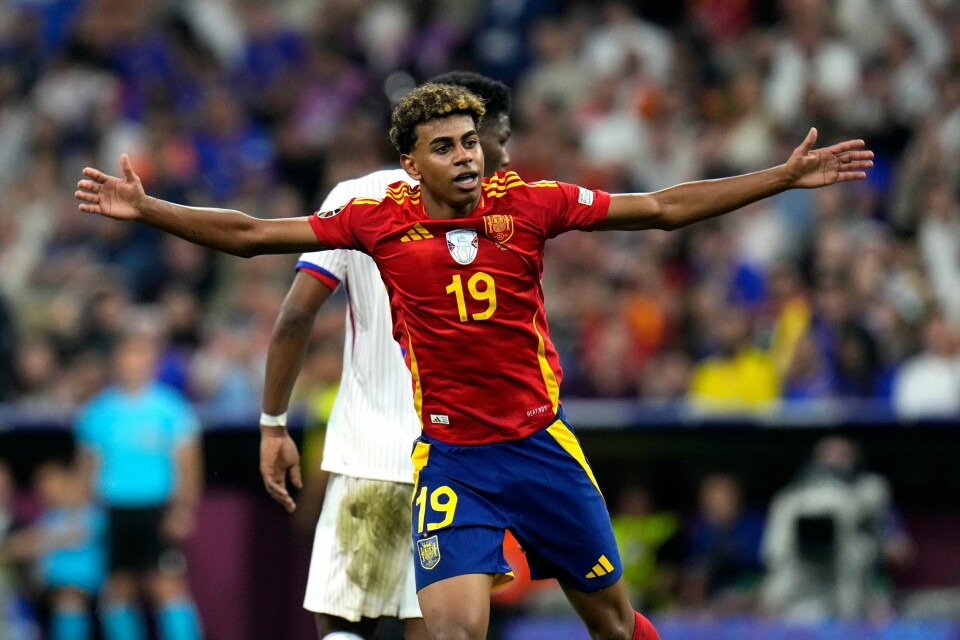 Lamine Yamals far er utskrevet fra sykehus Lamine Yamal var sentral da Spania vant EM i sommer. Foto: Hassan Ammar / AP / NTB
