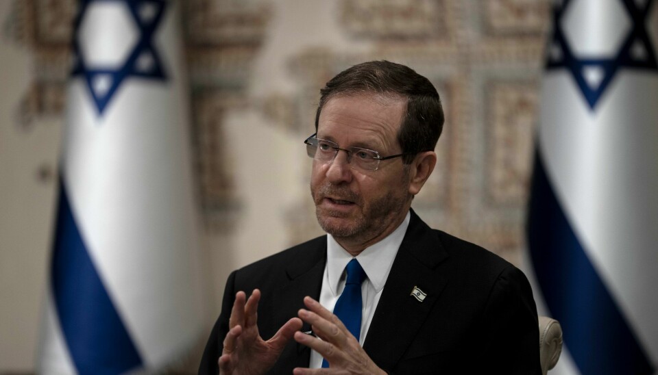 Israels president Isaac Herzog. Arkivfoto. Israels president Isaac Herzog sier Israel er innstilt på en ny våpenhvile som kan tilrettelegge for løslatelse av flere gisler på Gazastripen. Foto: Maya Alleruzzo / AP / NTB