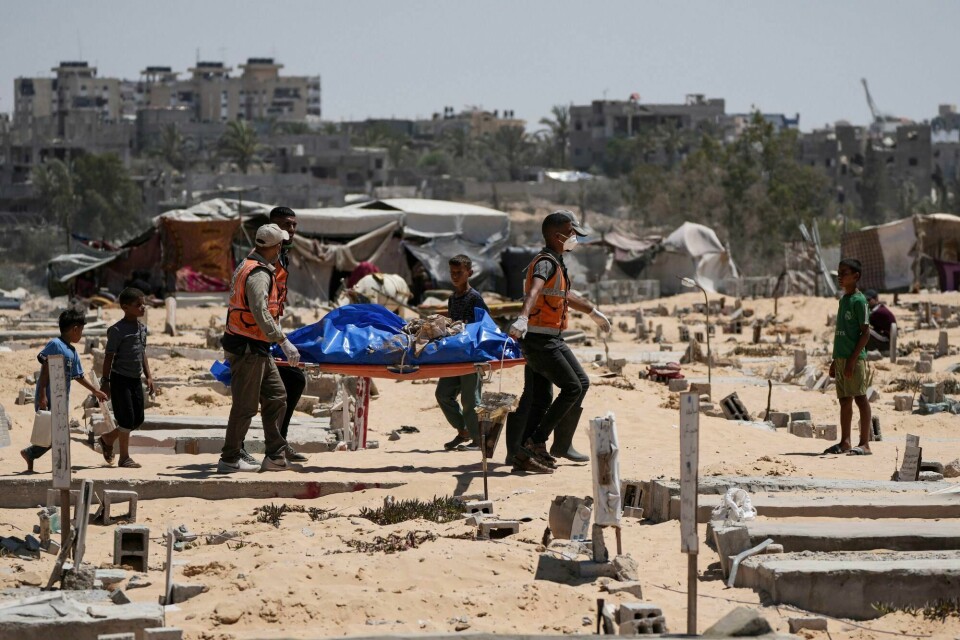 Døde palestinere begraves i Gaza. Døde palestinere begraves i Gaza.
