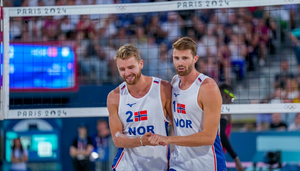 Anders Mol og Christian Sørum tapte for de svenske OL-vinnerne i sesongfinalen. Her der de under OL-turneringen i Paris. Christian Sørum (til venstre) og Anders Mol under kampen i bronsefinalen i OL mot Cherif Younousse og Ahmed Tijan fra Qatar. Foto: Fredrik Varfjell / NTB.