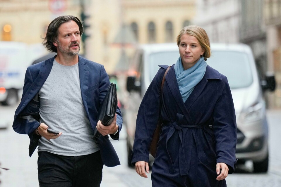 Fungerende KrF-leder Dag-Inge Ulstein er åpen for at partiet kan velge en ny leder på et ekstraordinært landsmøte i høst. Onsdag skal saken diskuteres på et sentralstyremøte i partiet. Her sammen med nestleder Ida Lindtveit Røse. KrFs nestledere Dag-Inge Ulstein og Ida Lindtveit Røse på vei inn til sentralstyremøtet. Foto: Heiko Junge / NTB