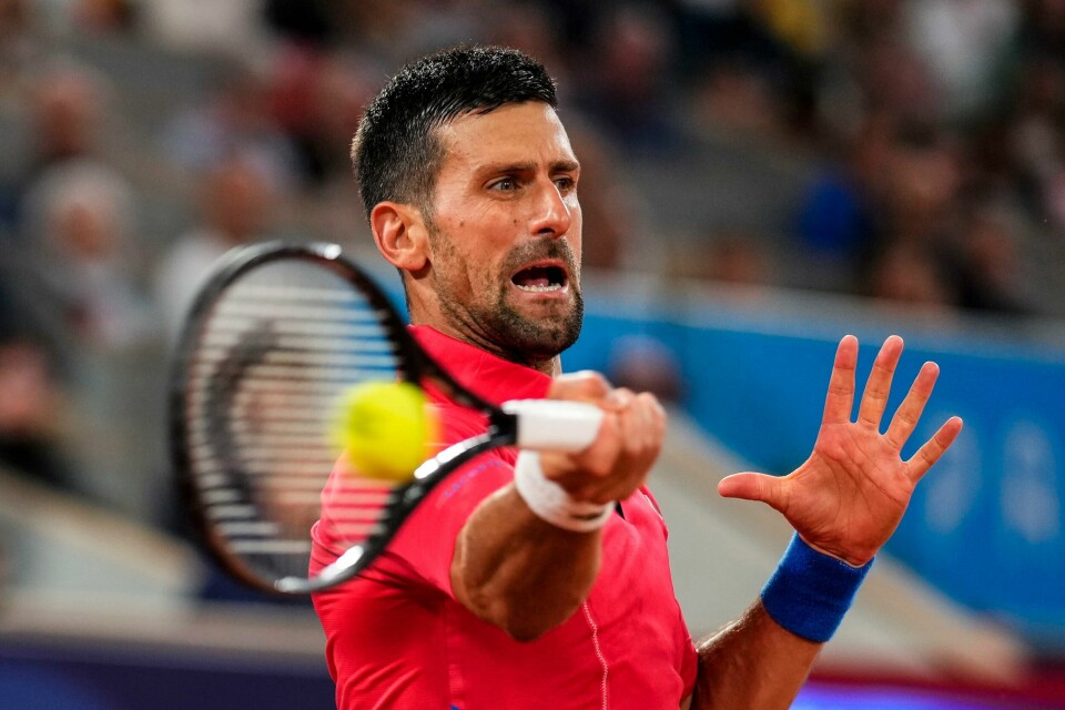 Novak Djokovic etterlyser et tydeligere regelverk etter at Jannik Sinner ble frikjent tross to positive dopingtester. Novak Djokovic etterlyser et tydeligere regelverk etter at Jannik Sinner ble frikjent tross to positive dopingtester. Foto: Manu Fernandez / AP / NTB