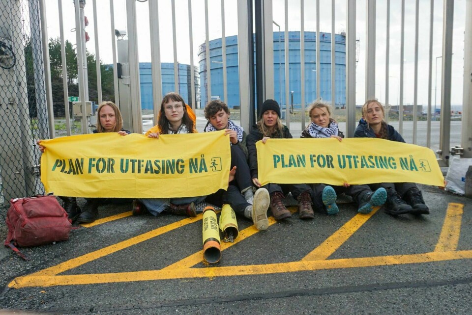 Kårstø 20240824. Greta Thunberg (nr. 2 fra høyre) og flere klimaaktivister i gruppa Extinciton Rebellion aksjonerer utenfor gassterminalen på Kårstø lørdag morgen.Foto: Extinction Rebellion / Handout / NTB Greta Thunberg (nr. to fra høyre) og flere klimaaktivister fra Extinction Rebellion aksjonerer utenfor gassterminalen på Kårstø lørdag formiddag Foto: Extinction Rebellion / Handout / NTB