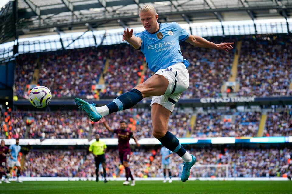 Kulturdepartementet vurderer tiltak som vil gjøre det vanskeligere å få se for eksempel Premier League-fotball gjennom ulovlig strømming. Erling Braut Haaland hjalp Manchester City til seier mot Ipswich lørdag. Foto: Dave Thompson / AP Photo / NTB