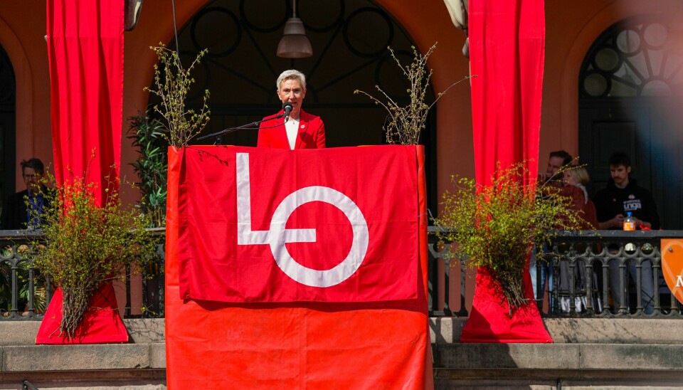 LOs leder Peggy Hessen Følsvik under årets 1. mai-arrangement på Youngstorget i Oslo onsdag. Mandag morgen møter hun streikende på Gardermoen. LOs leder Peggy Hessen Følsvik under årets 1. mai-arrangement på Youngstorget i Oslo onsdag. Mandag morgen møter hun streikende på Gardermoen. Foto: Beate Oma Dahle / NTB