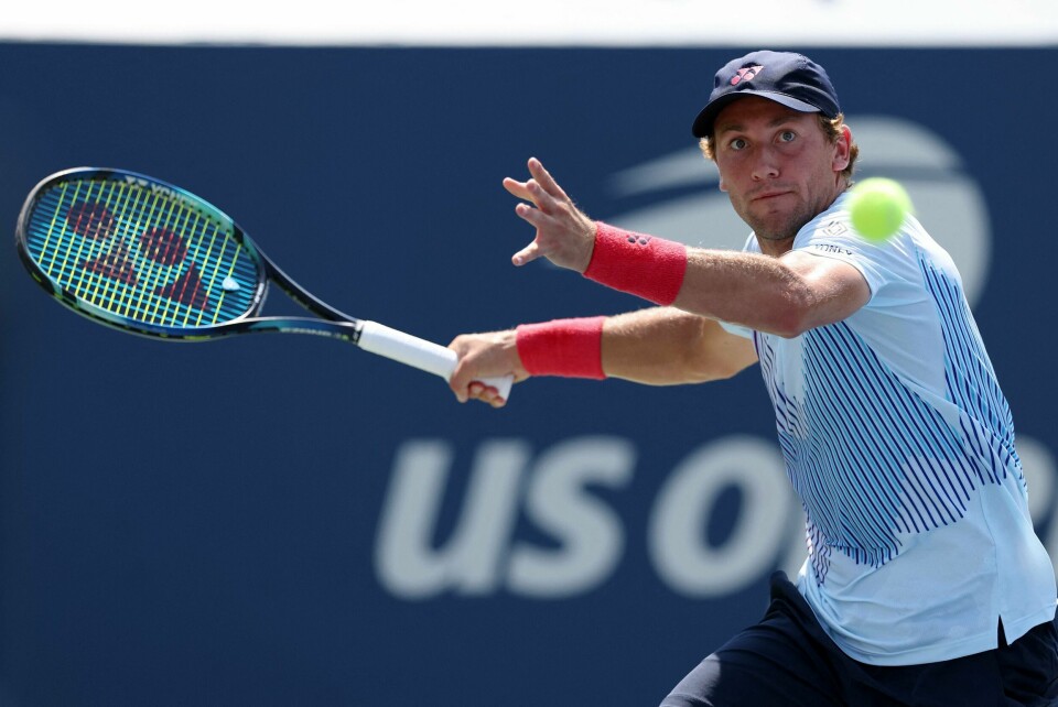Casper Ruud tok seg lett videre fra første runde i U.S Open etter lett munnhuggeri før start Det ble opphetet temperatur mellom Casper Ruud og arrangøren allerede før 1.-rundekampen i US Open mot kinesiske Bu Yunchaokete mandag.