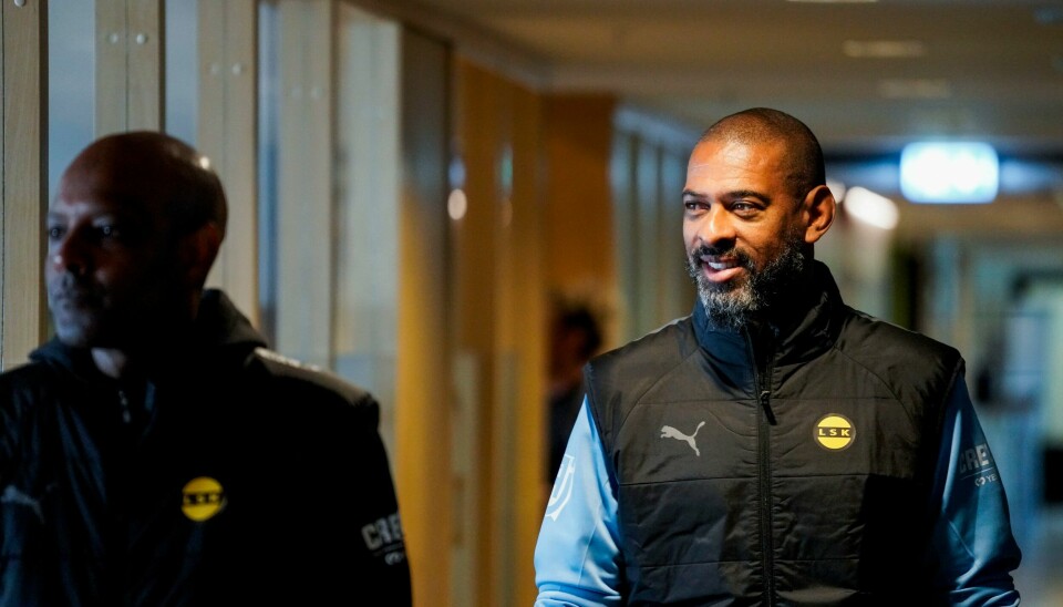 LSKs nye hovedtrener David Nielsen og sportssjef Simon Mesfin under en pressekonferanse på Åråsen stadion mandag. LSKs nye hovedtrener David Nielsen og sportssjef Simon Mesfin under en pressekonferanse på Åråsen stadion mandag. Foto: Thomas Fure / NTB