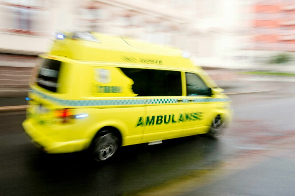 Politiet, som ble varslet om hendelsen klokken 18.08, avhører flere vitner på stedet. Politiet, som ble varslet om hendelsen klokken 18.08, avhører flere vitner på stedet.