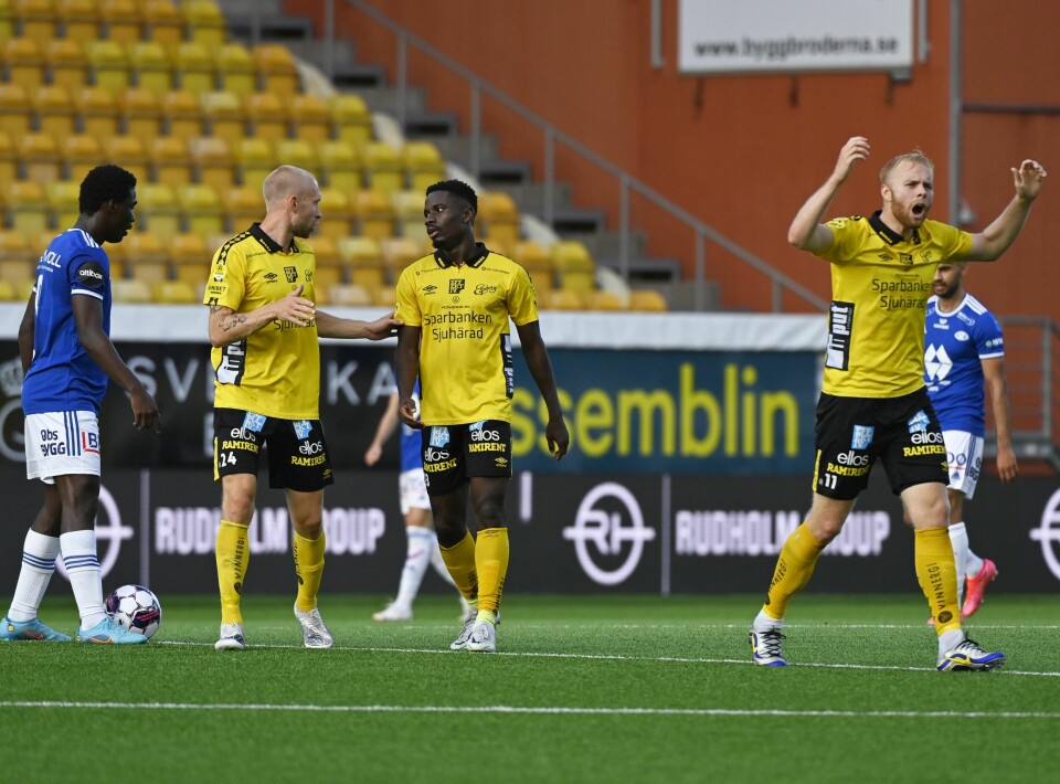 Sveinn Aron Gudjohnsen (til høyre) i en kamp for Elfsborg mot Molde i 2022. Sveinn Aron Gudjohnsen (til høyre) i en kamp for Elfsborg mot Molde i 2022. Foto: Tommy Holl / TT / NTB