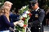 Harris: Trump vanhelliget militær gravplass – Dagsavisen