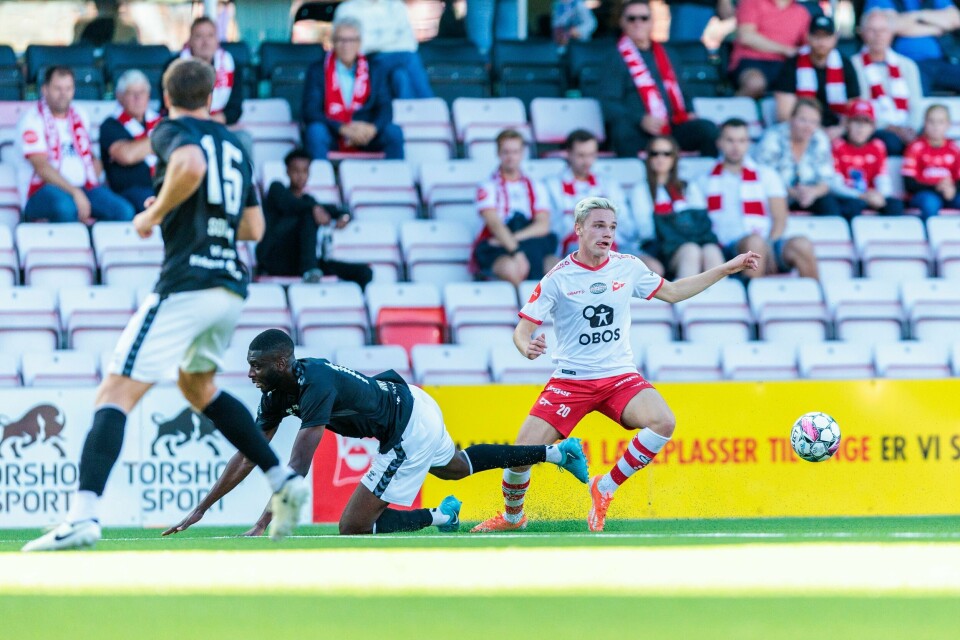 Fredrikstads Jeppe Kjær under eliteseriekampen i fotball mellom Fredrikstad og Odd på Fredrikstad stadion lørdag. Foto: Thomas Andersen / NTB Fredrikstads Jeppe Kjær under eliteseriekampen i fotball mellom Fredrikstad og Odd på Fredrikstad stadion lørdag. Foto: Thomas Andersen / NTB