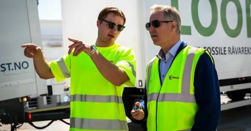 Joakim Stenberg gir samferdselsminister Jon Ivar Nygård noen råd. Joakim Stenberg gir samferdselsminister Jon Ivar Nygård noen råd.
