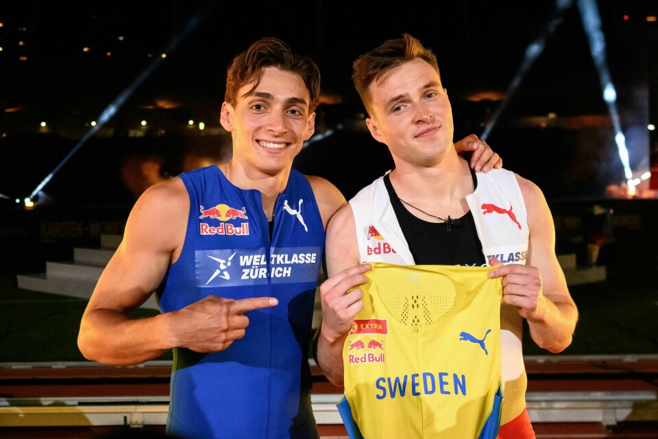 Mondo Duplantis knuste Karsten Warholm i duellen på 100 meter i Zürich onsdag, og som følge av det må Warholm konkurrere i de svenske fargene torsdag. Mondo Duplantis knuste Karsten Warholm i duellen på 100 meter i Zürich onsdag, og som følge av det må Warholm konkurrere i de svenske fargene torsdag.