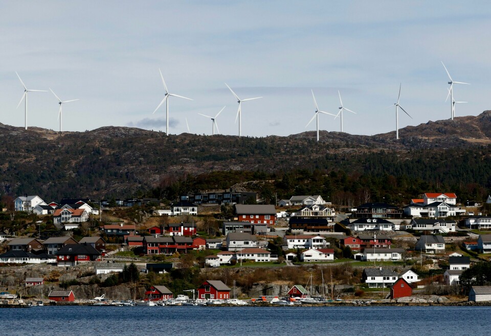 Fra Midtfjellet vindpark i Fitjar kommune.Illustrasjonsbilde. Norske vindkraftprodusentar vil ha vindturbinane nærare folk. Her ser vi vindturbinane i Midtfjellet vindpark i Fitjar kommune. Foto: Jan Kåre Ness / NTB / NPK