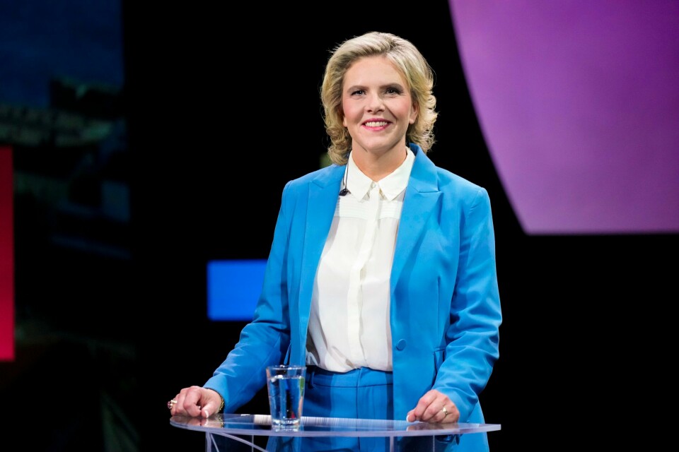 Frp-leder Sylvi Listhaug deltar i partilederdebatten i Arendal kultur- og rådhus under Arendalsuka. Frp-leder Sylvi Listhaug fnyser av innvendingene mot narkohunder på skolene. Foto: Heiko Junge / NTB
