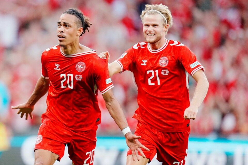 Yussuf Poulsen feirer sin scoring mot Serbia søndag. Yussuf Poulsen feirer sin scoring mot Serbia søndag. Foto: Liselotte Sabroe / Ritzau Scanpix via AP / NTB