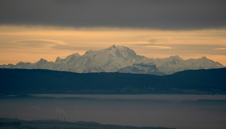Mont Blanc sett fra den franske byen Lyon. Mont Blanc sett fra den franske byen Lyon. Arkivfoto: Laurent Cipriani / AP / NTB