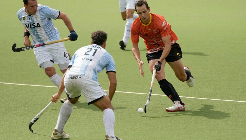Tom Craig (t.h.) i aksjon for Australias landslag i landhockey. Tom Craig (t.h.) i aksjon for Australias landslag i landhockey. Foto: Virginia Mayo / AP / NTB