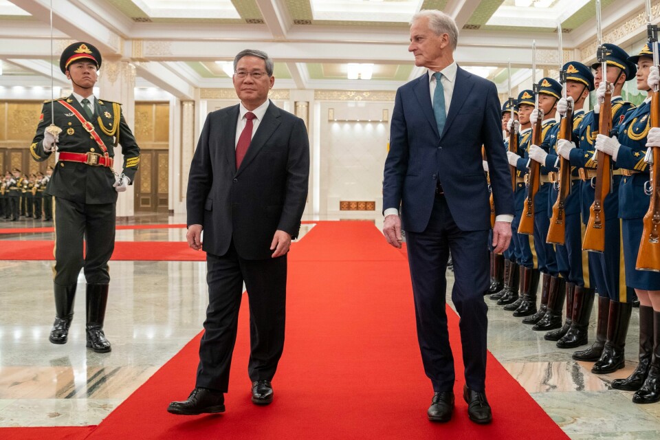 Statsminister Jonas Gahr Støre møtte Kinas statsminister Li Qiang i Folkets store sal i Beijing tirsdag. Støre besøker Folkerepublikken Kina for å markere 70 år med diplomatiske forbindelser med Norge. Statsminister Jonas Gahr Støre møtte Kinas statsminister Li Qiang i Folkets store sal i Beijing tirsdag. Støre besøker Folkerepublikken Kina for å markere 70 år med diplomatiske forbindelser med Norge. Foto: Heiko Junge / NTB