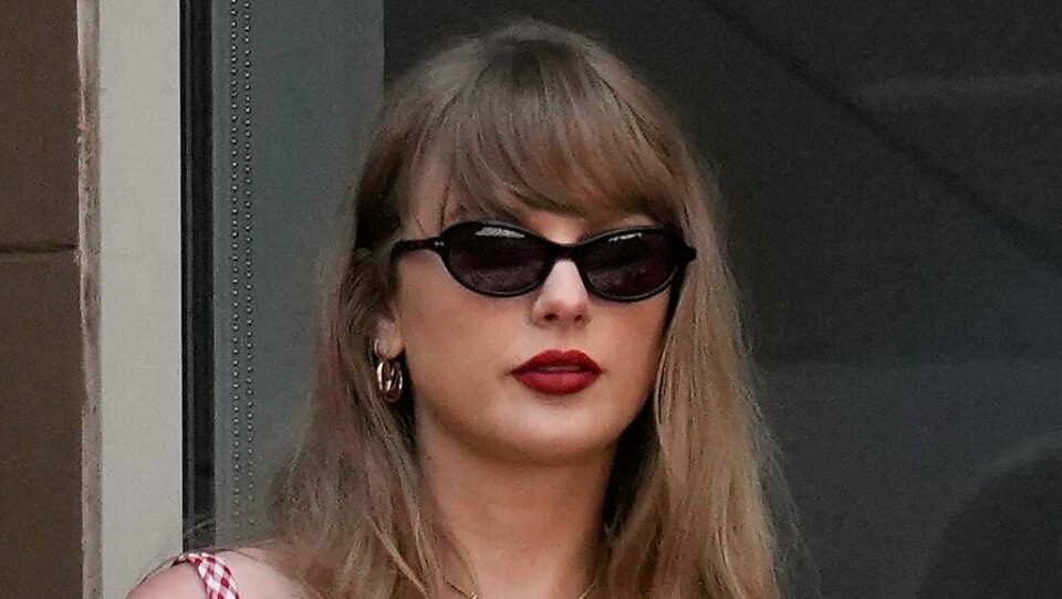 Taylor Swift støtter Harris. Taylor Swift går offentlig ut og sier at hun vil stemme på Harris etter at visepresidenten møtte Donald Trump til TV-debatt natt til onsdag norsk tid. Foto: Kirsty Wigglesworth / AP / NTB