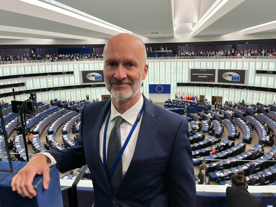 – Endelig, sier Norges EU-ambassadør Anders Eide etter at avtalen med EU om EØS-bidrag og sjømateksport omsider ble undertegnet i Brussel torsdag. Norges EU-ambassadør Anders Eide i EU-parlamentet i Strasbourg for å ta tempen på valgstemningen. Foto: Bibiana D. Piene / NTB