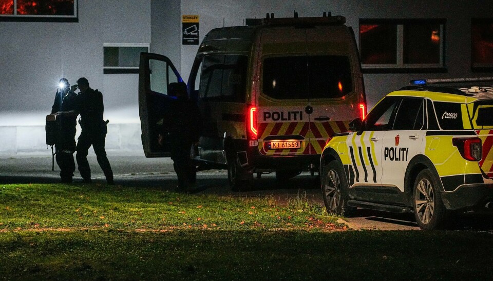Politiet rykket ut til slåsskamp mellom flere personer ved parkeringen tilknyttet Drammen videregående skole. En person er knivstukket og kjørt til sykehus. Politiet rykket ut til slåsskamp mellom flere personer ved parkeringen tilknyttet Drammen videregående skole. En person er knivstukket og kjørt til sykehus. Foto: Terje Bendiksby / NTB