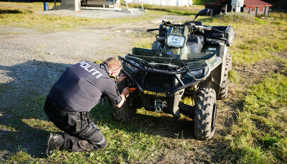 En ble alvorlig skadet da sekshjulingen veltet og rullet rundt. En ble alvorlig skadet da sekshjulingen veltet og rullet rundt. Foto: Terje Pedersen / NTB