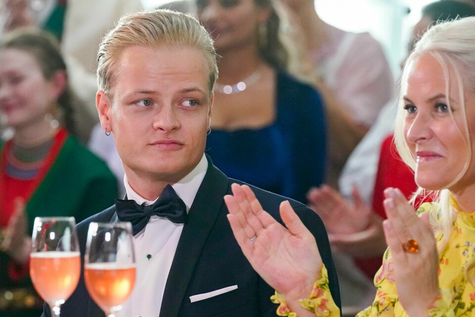 Marius Borg Høiby og hans mor kronprinsesse Mette-Marit under regjeringens festarrangement i forbindelse med prinsesse Ingrid Alexandras myndighetsdag. Marius Borg Høiby og hans mor kronprinsesse Mette-Marit under regjeringens festarrangement i forbindelse med prinsesse Ingrid Alexandras myndighetsdag.