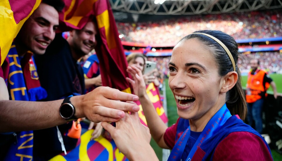Aitana Bonmatí skrev ny kontrakt, som gjør henne til historiens best betalte kvinnelige fotballspiller Aitana Bonmatí skrev ny kontrakt. Foto: Jose Breton / AP / NTB