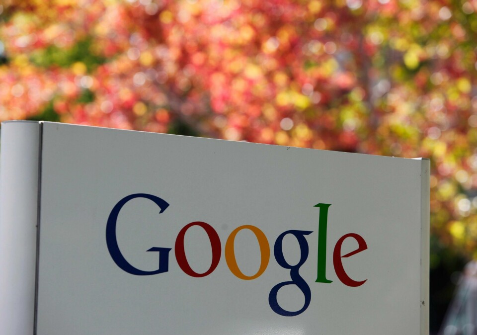 Googles logo. Google-logoen utenfor hovedkvarteret i Mountain View i California. Foto: Paul Sakuma / AP / NTB