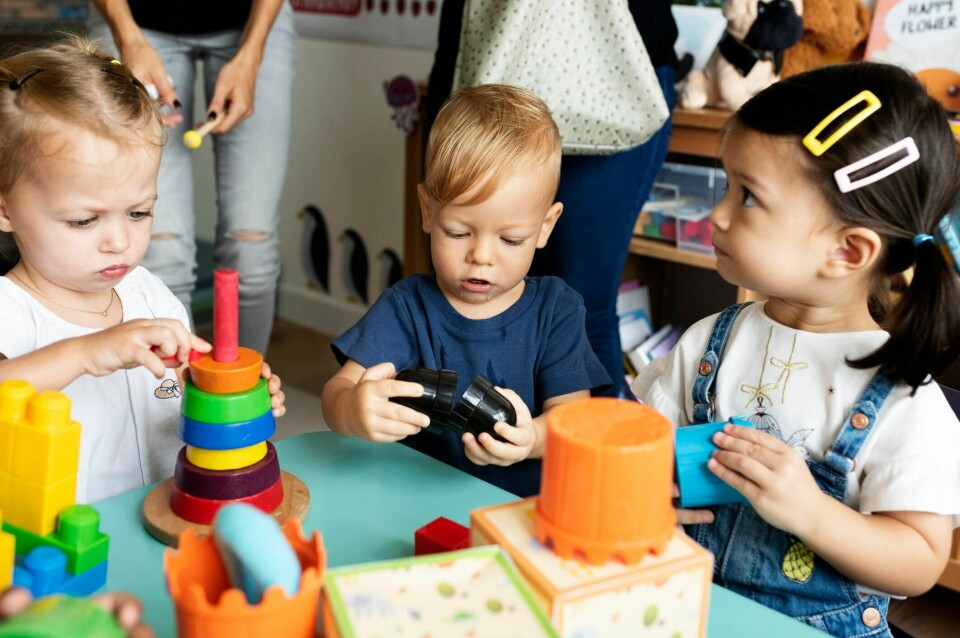 Når private barnehager kommer bra ut i undersøkelser, skyldes dette at de ideelle og kommersielle samles i én kategori, mener Odd E. Rambøl. Barnehage, illustrasjonsfoto.
