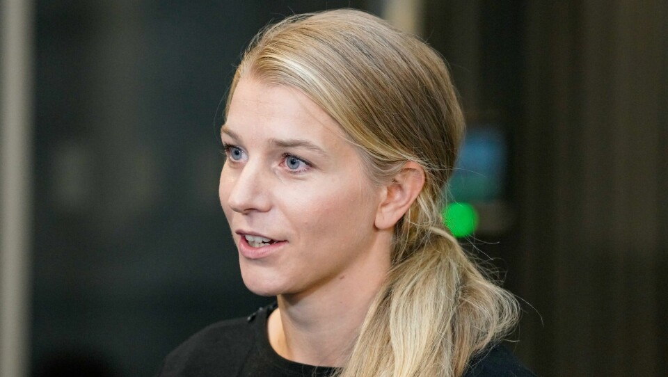 Ida Lindtveit Røse (KrF). KrFs nestleder Ida Lindtveit Røse ble mottatt med klemmer fra partivenner da hun kom tilbake fra en sykemelding mandag. Hvorfor hun måtte klemmes får ikke den som leser Vårt Land, VG eller NRK vite.