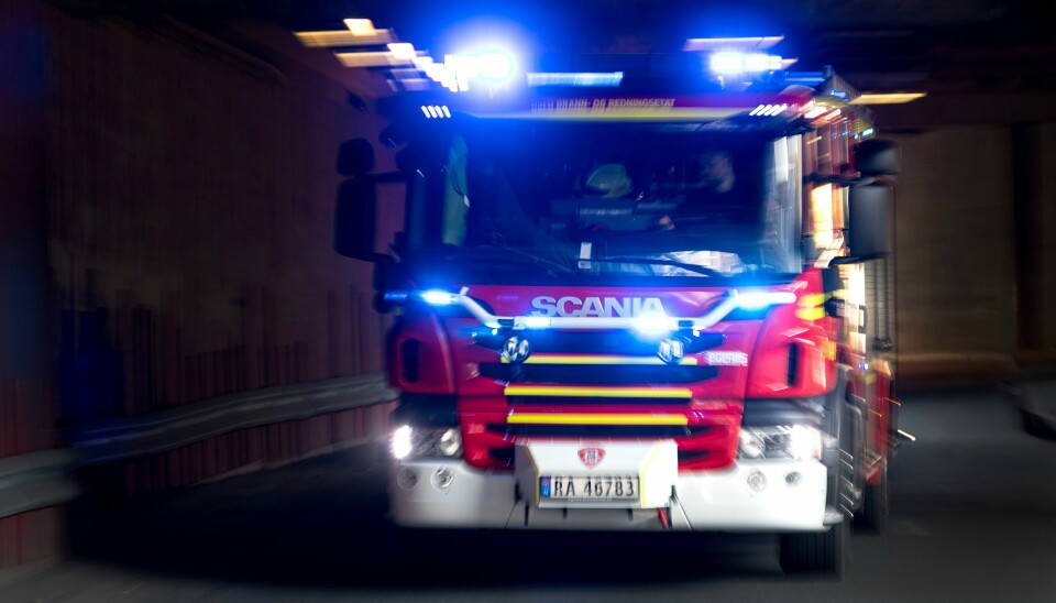 Nødetatene har rykket ut etter melding om livløs person i sjøen. Illustrasjonsfoto brann