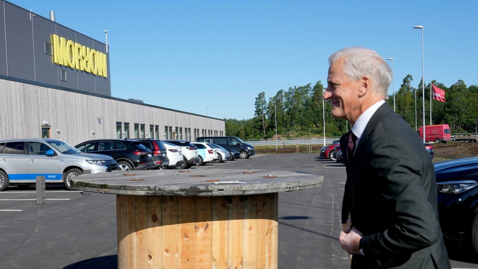 Statsminister Jonas Gahr Støre la i september 2022 ned grunnsteinen for det første byggetrinnet på Morrows batterifabrikk i Arendal. Statsminister Jonas Gahr Støre la i september 2022 ned grunnsteinen for det første byggetrinnet på Morrows batterifabrikk i Arendal. Foto: Heiko Junge / NTB