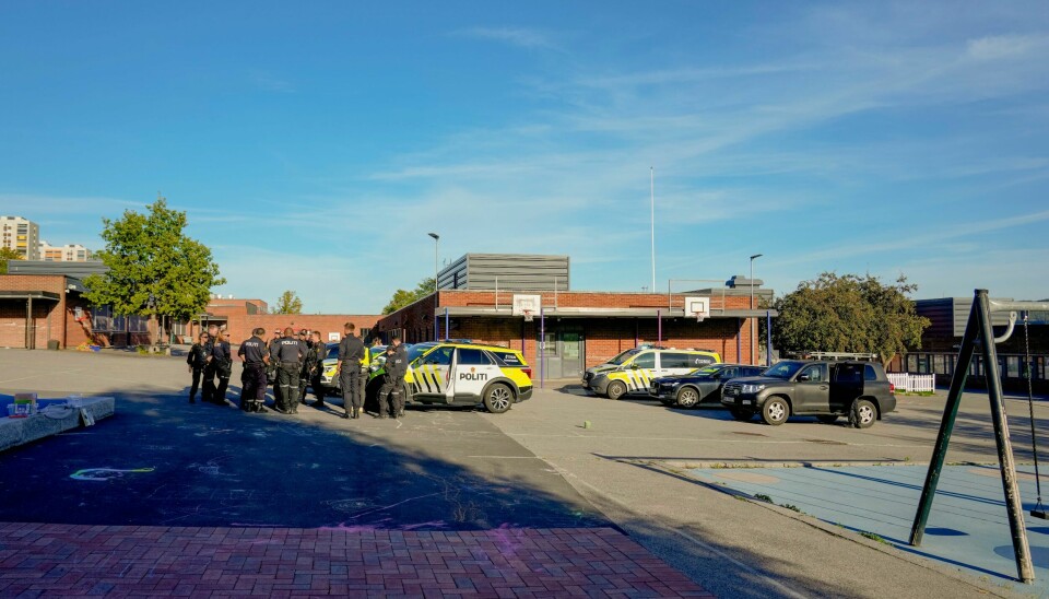 Hendelsen skjedde onsdag rundt klokken 16, mens det fremdeles var elever i skolegården og inne på skolen. Hendelsen skjedde onsdag rundt klokken 16, mens det fremdeles var elever i skolegården og inne på skolen. Foto: Heiko Junge / NTB