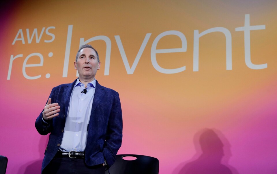 Andy Jassy kom med nedslående nyheter for de som trives på hjemmekontor i teknologigiganten Amazon. Fra 2. januar 2025 må de på kontoret fem dager i uken. Andy Jassy