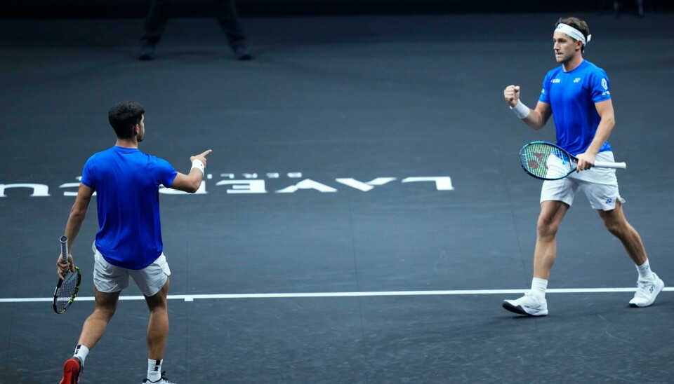 Carlos Alcaraz (t.v.) og Casper Ruud i aksjon i doublekampen mot Frances Tiafoe og Ben Shelton i Laver Cup sist helg. Carlos Alcaraz (t.v.) og Casper Ruud i aksjon i doublekampen mot Frances Tiafoe og Ben Shelton i Laver Cup sist helg. Nå er det Tokyo på programmet for nordmannen. Foto: Ebrahim Noroozi / AP / NTB