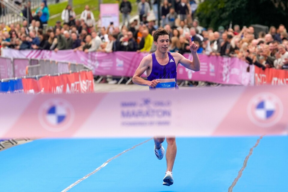 Håkon Brox løp inn til en suveren seier i Oslo maraton. Håkon Brox løp inn til en suveren seier i Oslo maraton. Foto: Terje Bendiksby / NTB