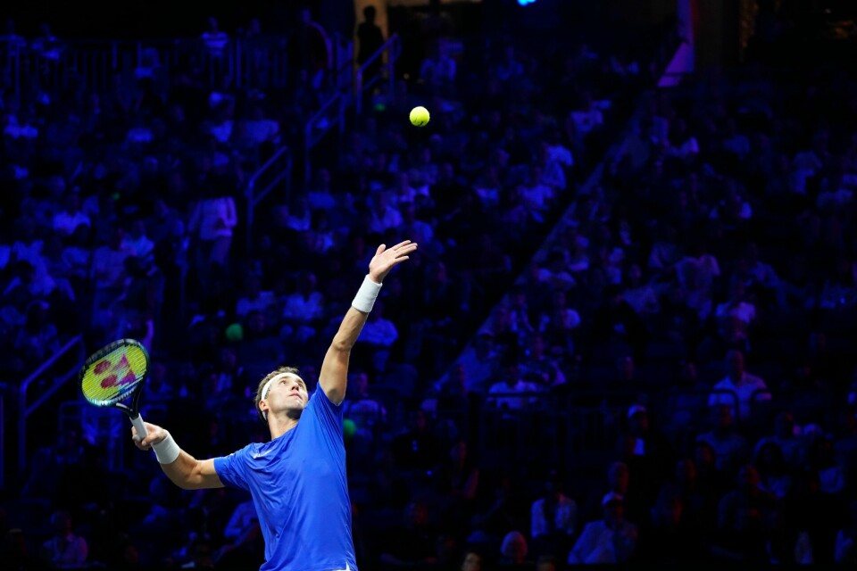 Casper Ruud måtte tåle tap også i lørdagens doublekamp i Laver Cup i tennis. Casper Ruud måtte tåle tap også i lørdagens doublekamp i Laver Cup i tennis. Foto: Ebrahim Noroozi, AP / NTB