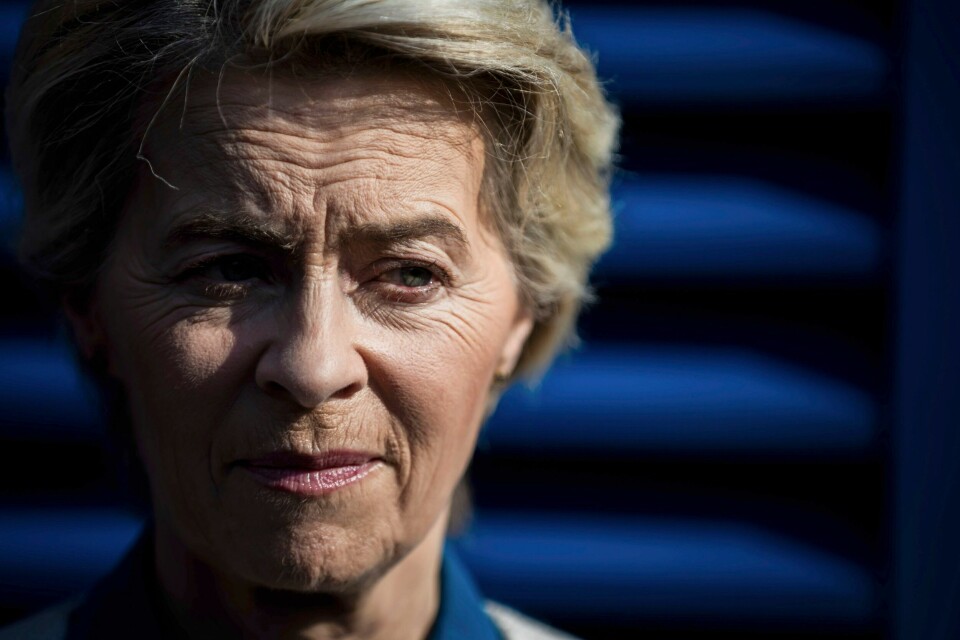 EU-kommisjonens president Ursula von der Leyen har brukt de siste månedene på å legge sin kommissær-kabal. Den er lagt på en måte som gir henne selv mer makt, ifølge analytikere. EU-kommisjonens president Ursula von der Leyen har brukt de siste månedene på å legge sin kommissær-kabal. Den er lagt på en måte som gir henne selv mer makt, ifølge analytikere. Foto: AP / NTB