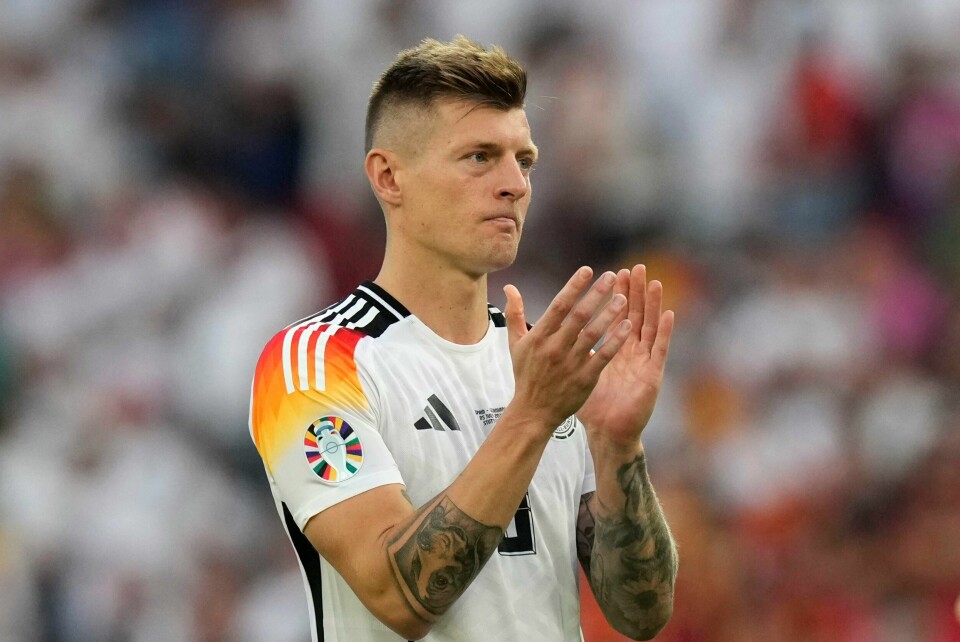 Toni Kroos reagerer med sarkasme og ironi. Foto: Ariel Schalit / AP / NTB Toni Kroos reagerer med sarkasme og ironi. Foto: Ariel Schalit / AP / NTB