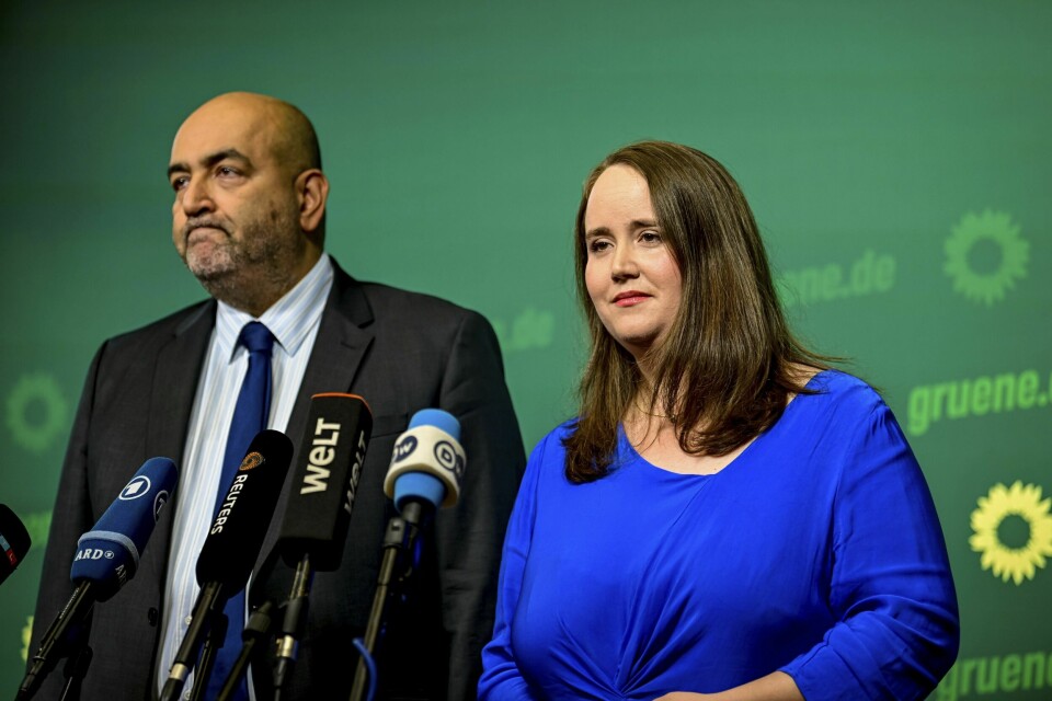 Omid Nouripour og Ricarda Lang går av som ledere for De grønne i Tyskland, der partiet har gjort det dårlig i de siste delstatsvalgene. Omid Nouripour og Ricarda Lang går av som ledere for De grønne i Tyskland, der partiet har gjort det dårlig i de siste delstatsvalgene. Foto: DPA / AP / NTB