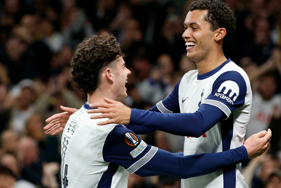 Brennan Johnson (til h.) gratuleres med Tottenhams ledermål mot Qarabag av Archie Gray. Brennan Johnson (til h.) gratuleres med Tottenhams ledermål mot Qarabag av Archie Gray. Foto: David Cliff, AP / NTB